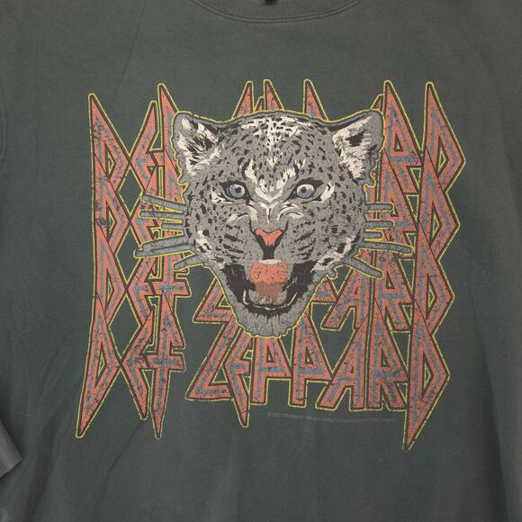 Def Leppard Band Graphic Long Sleeve Crew Neck Shirt Womens Size L Green - Picture 4 of 9